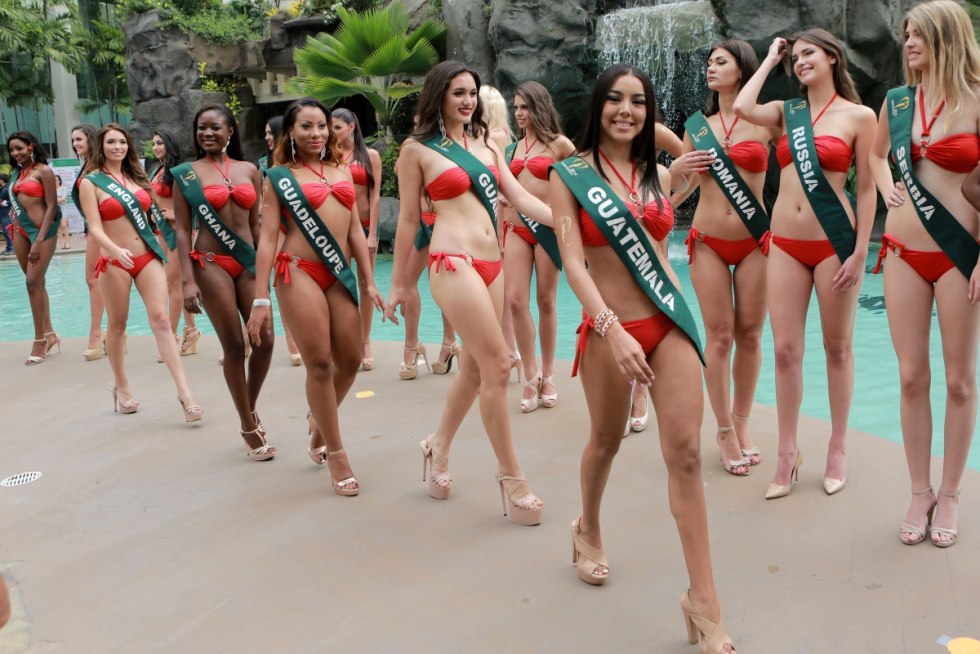 Jennifer Taylor Bikini