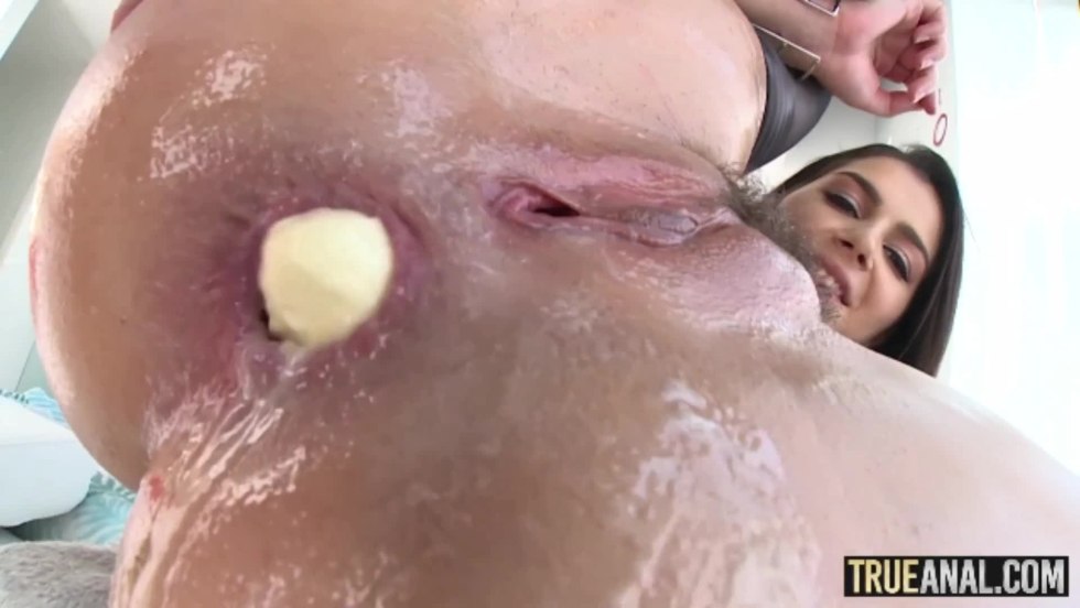 Visible anus on the beach private