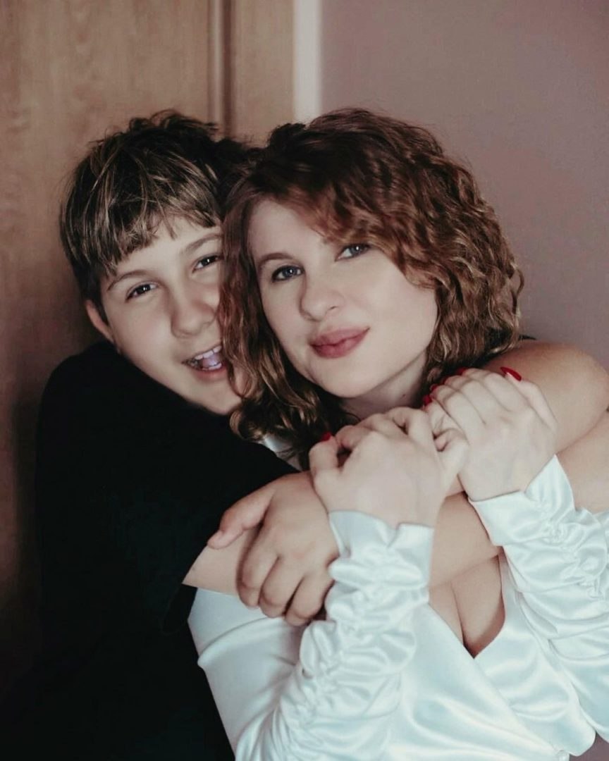 Anna Tsukanova-Kott with daughter