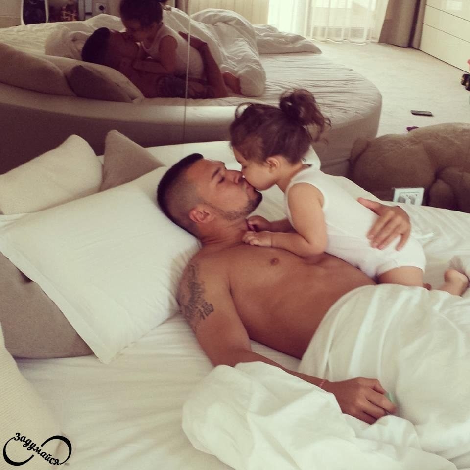 Little babies Lesbianchiki hug naked lying