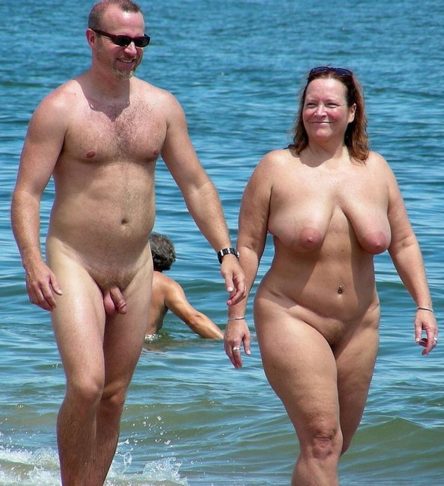 Naked Mature Men on the Beach (88 photos)