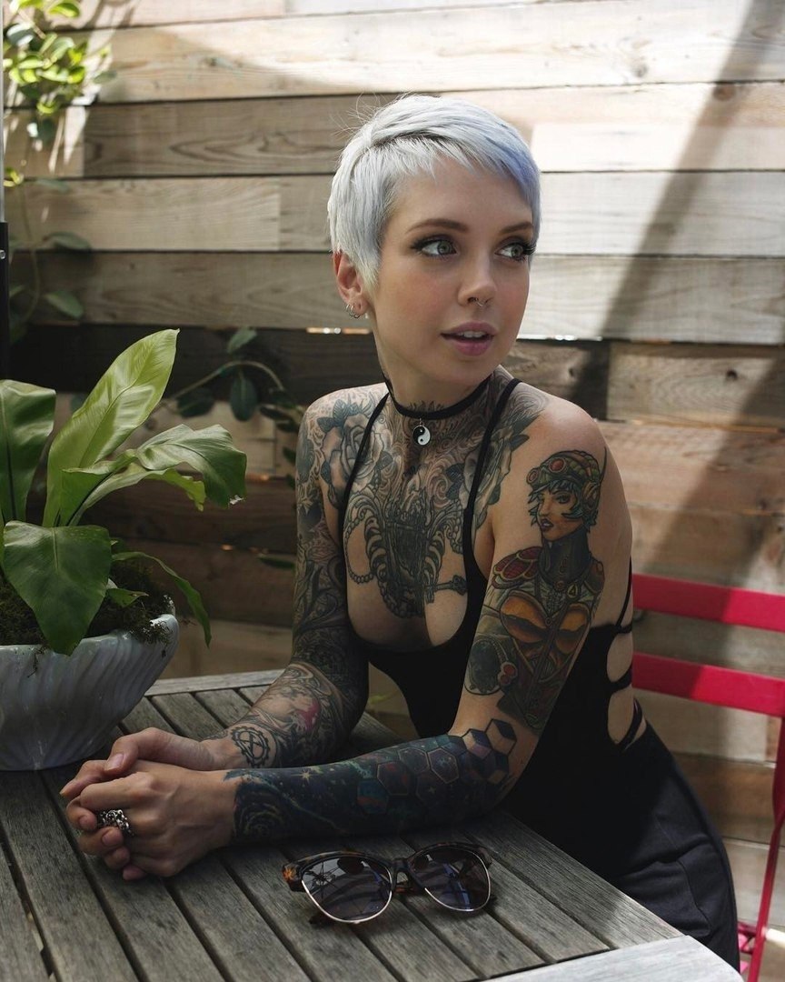 Sarah Mills (Sarai X Mills) Tits