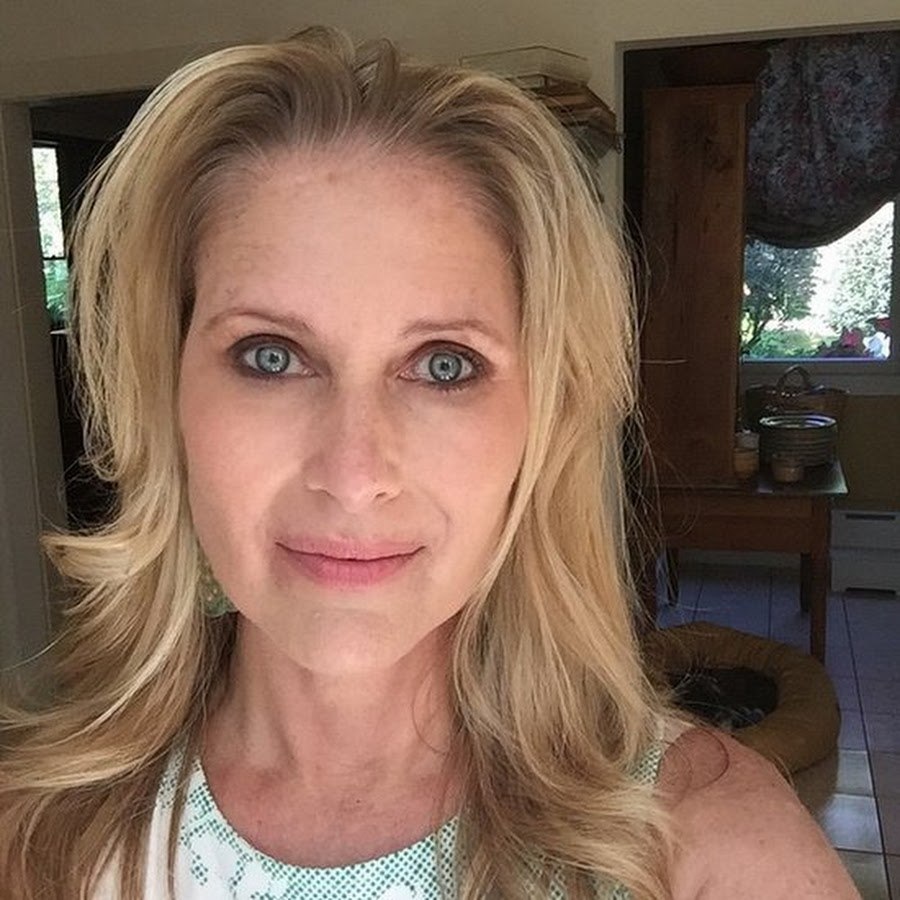 Complete girls in linen selfie