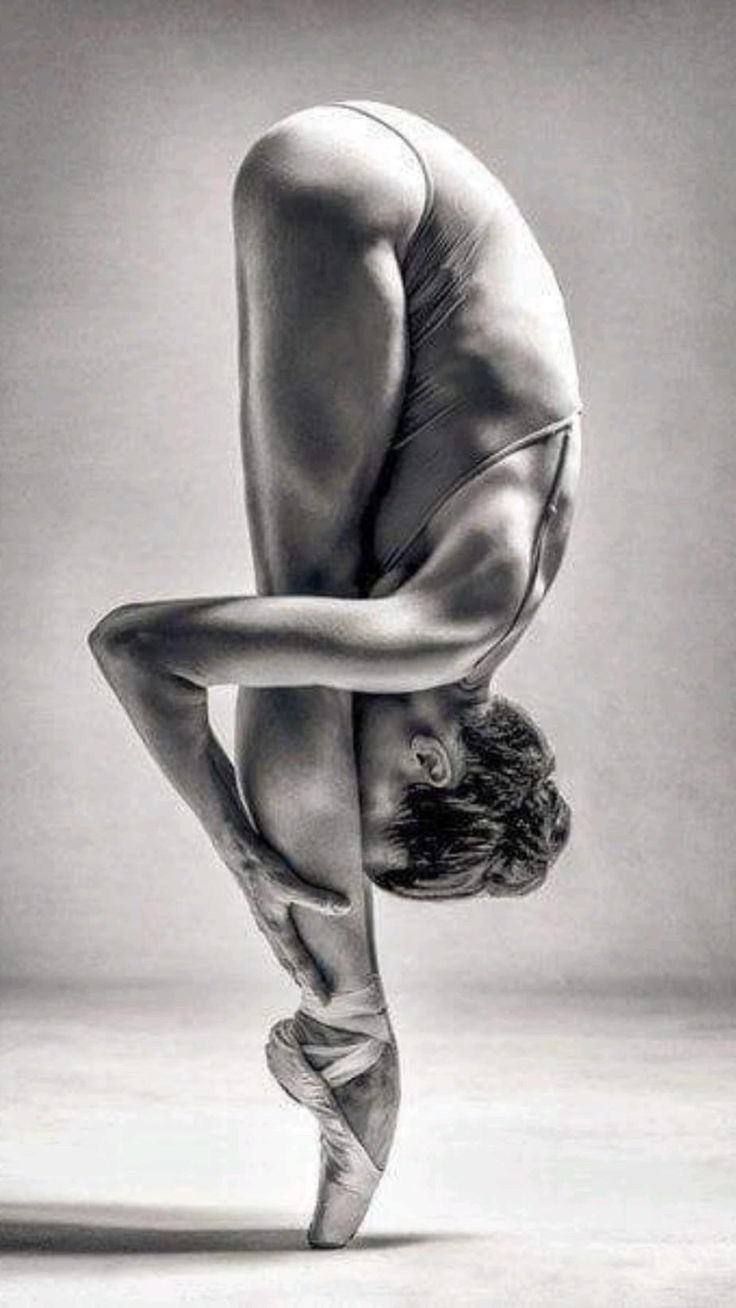 Erotica Poses (91 photos)