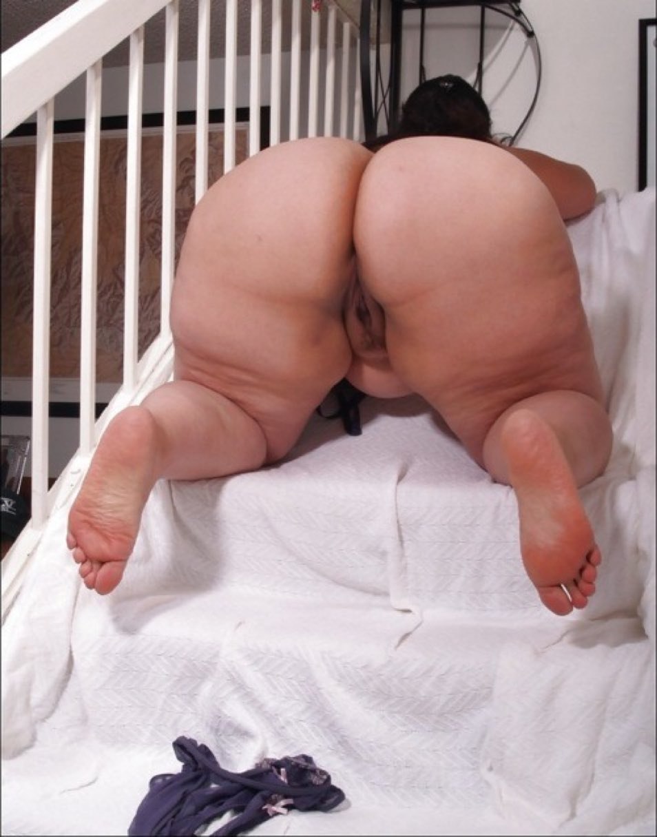 Mature women. With thick asses