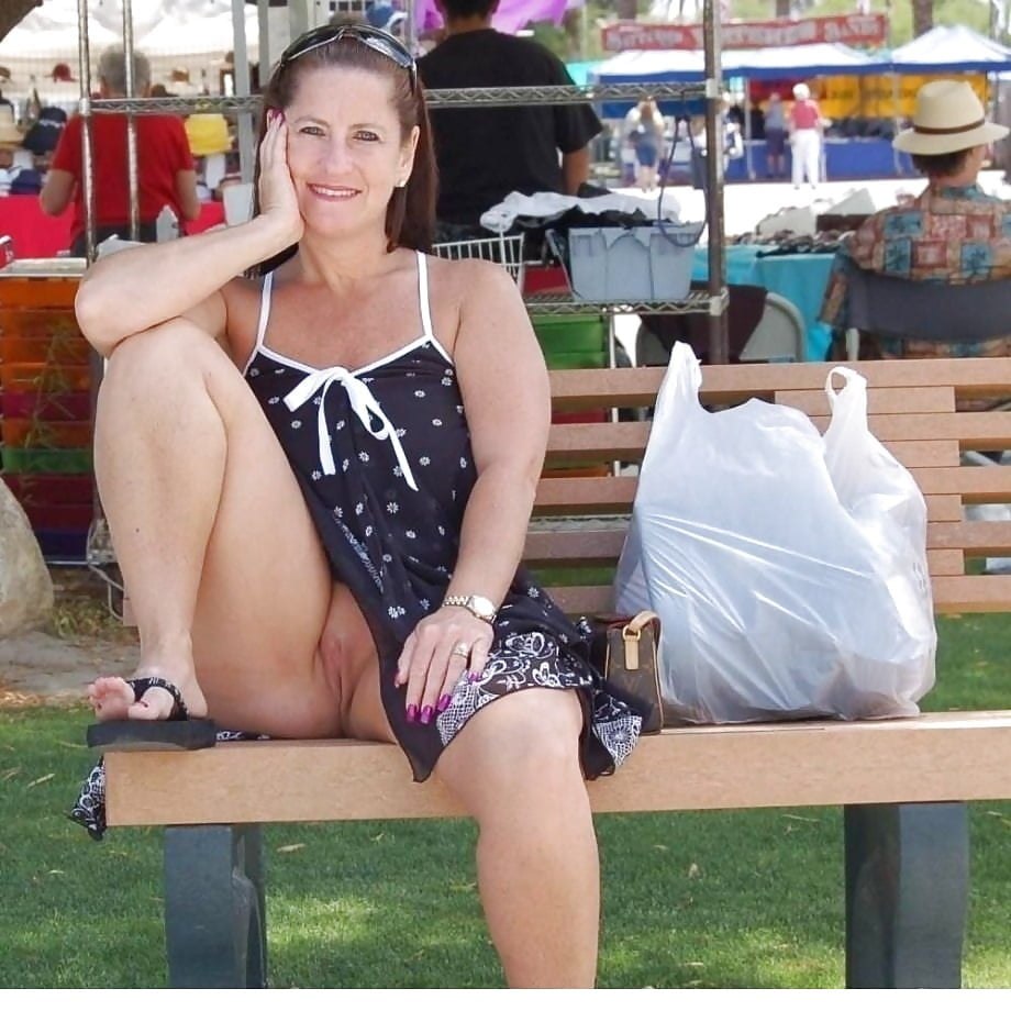 Amateur Mature Flash Pussy Homemade