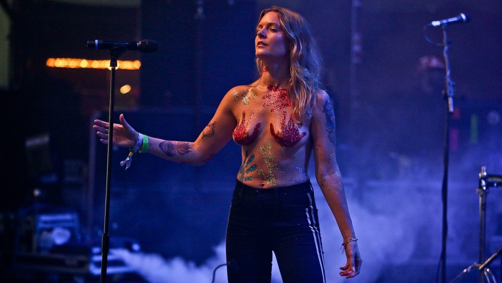 Porn actress Eva deed Show on Stage