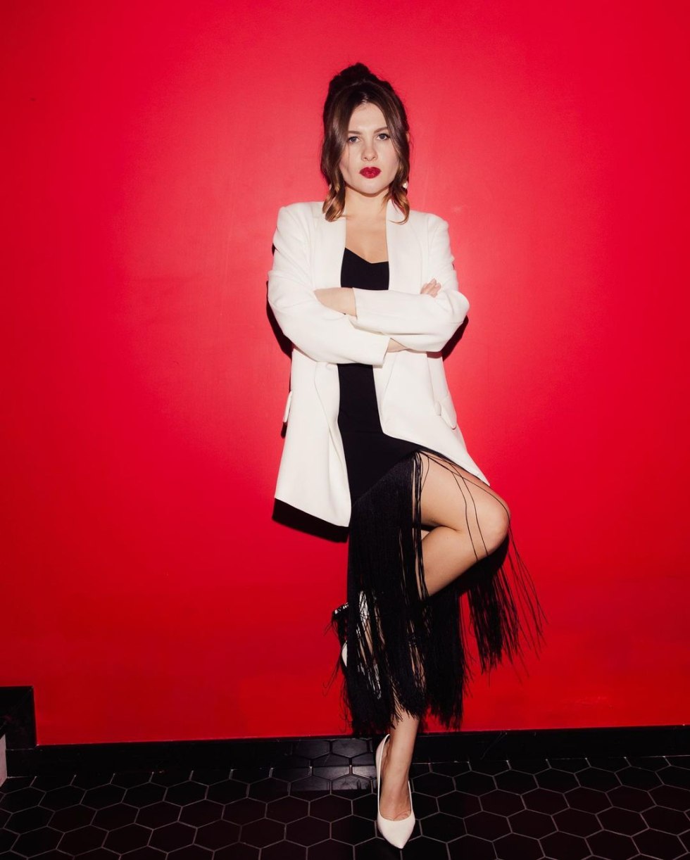 Anna Tsukanova Cottg chest 80s