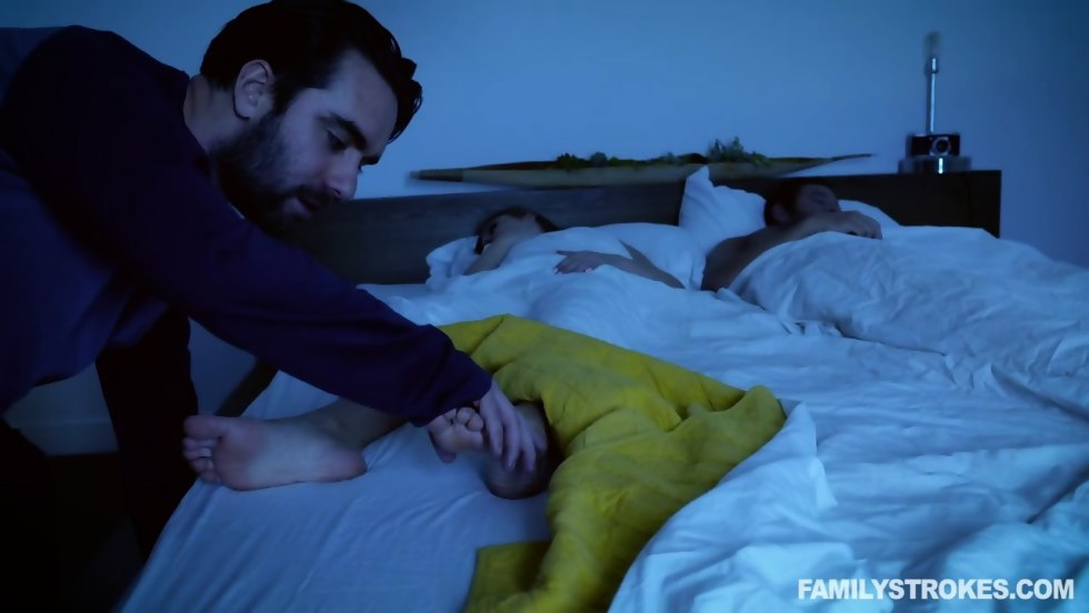 DiCaprio once in Hollywood a meme with a finger