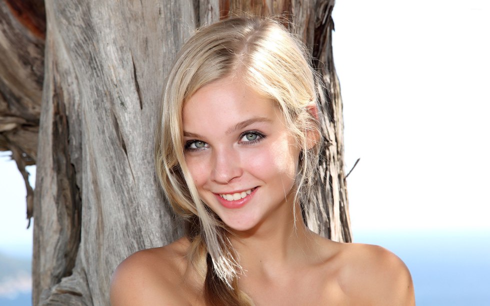 Girls in erotic linen