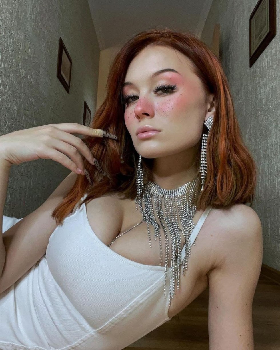 Daria Komarova model