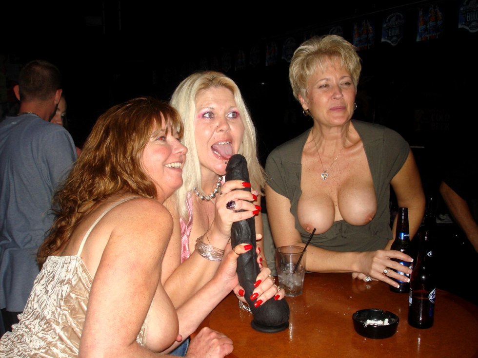 Drunk orgy in a nightclub