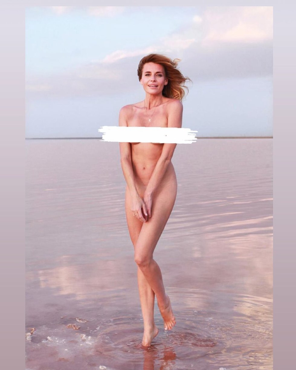 Beautiful anal with a beautiful tanned brunette