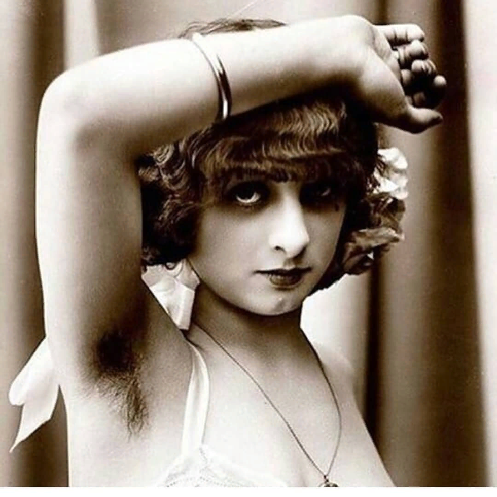 Women in Retro combinations