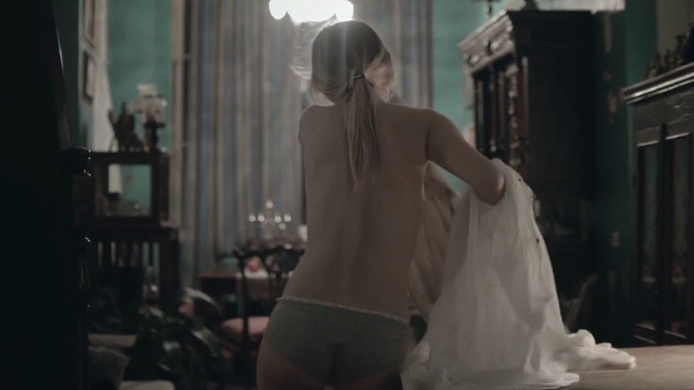 Anna Tsukanova-Kott legs