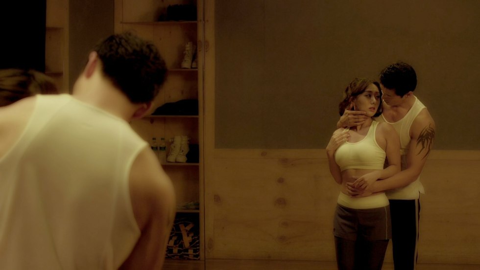 A wife and mother Sofia Dylan