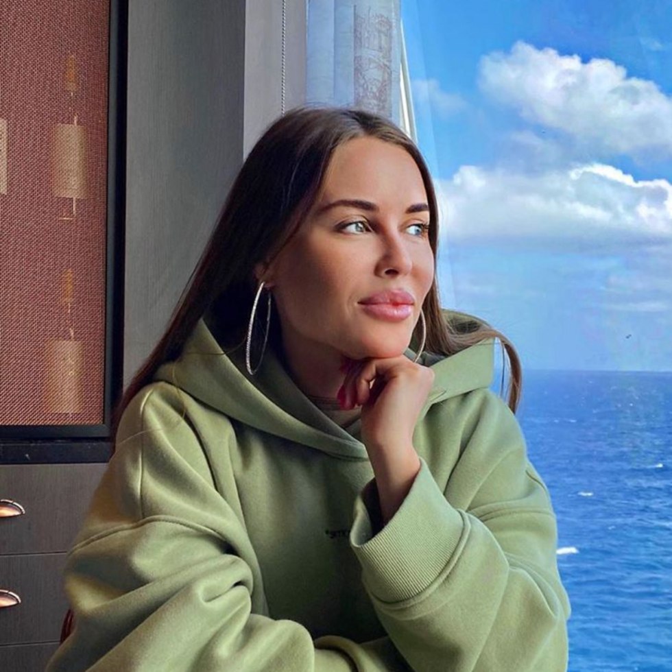 The series "Stripts" Julia Mikhalkova