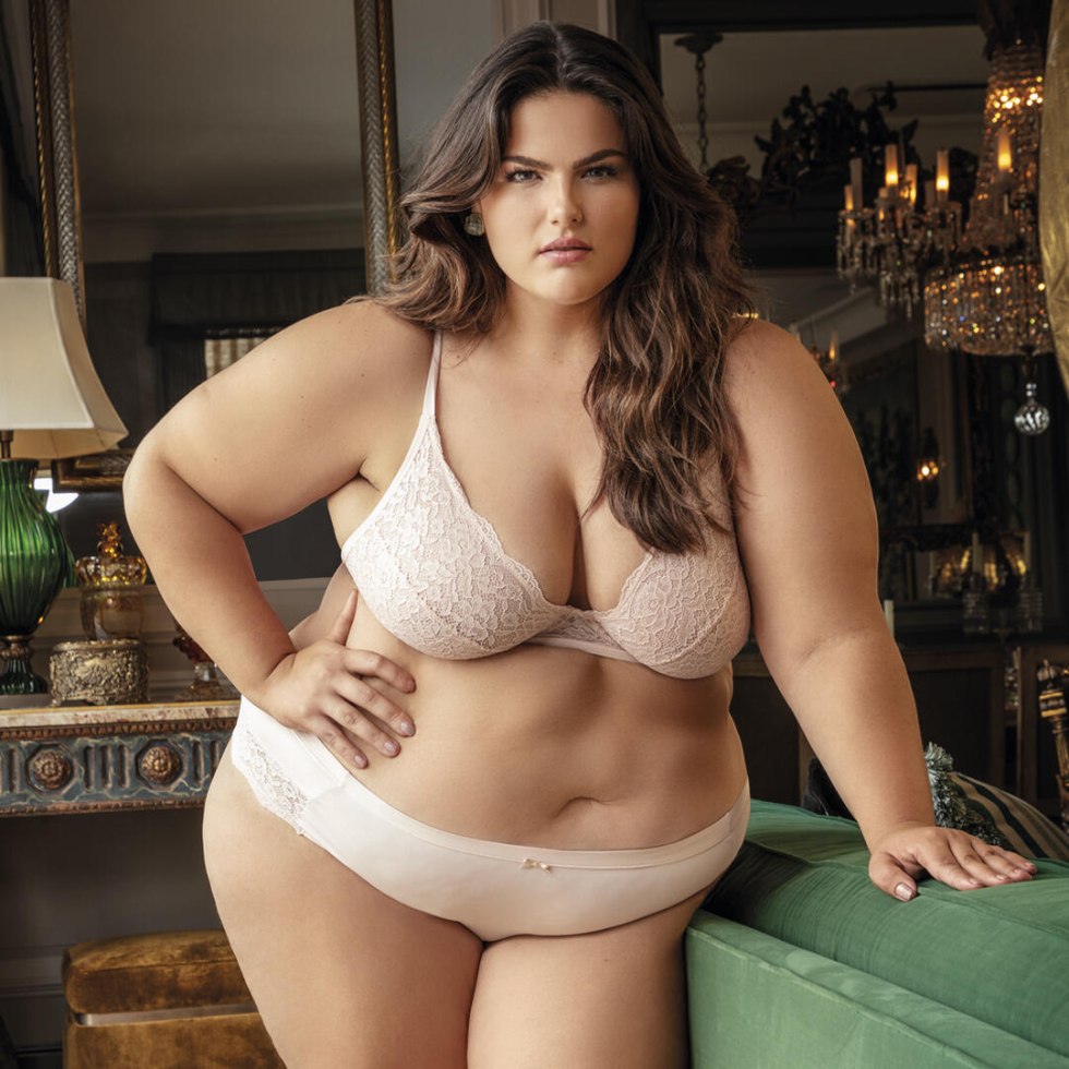 Mayra Russi Model Plus Saiz