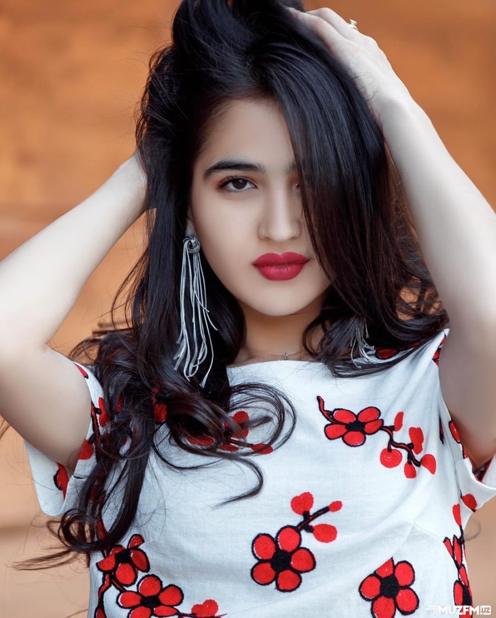 Actress Aliya Bhatt Naked