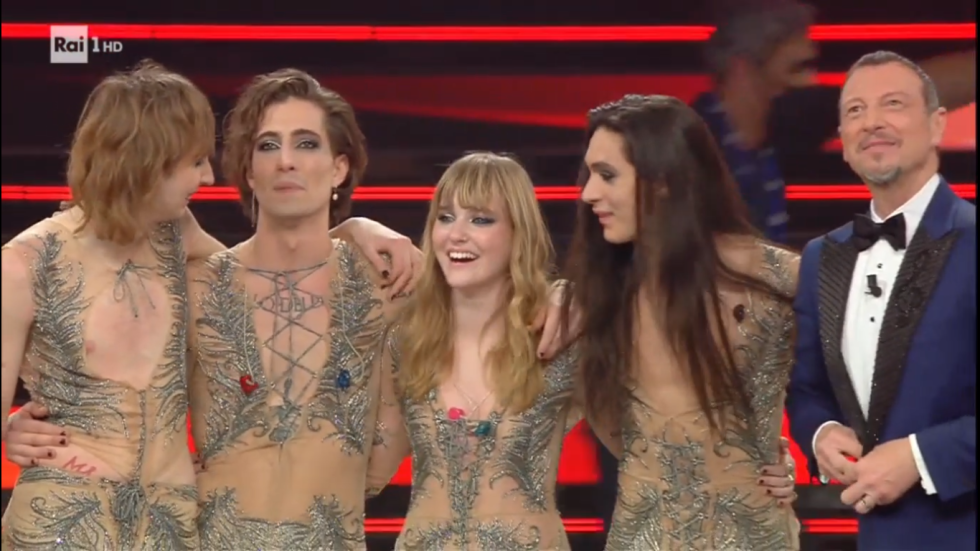 Fuckstudies brunette small breasts