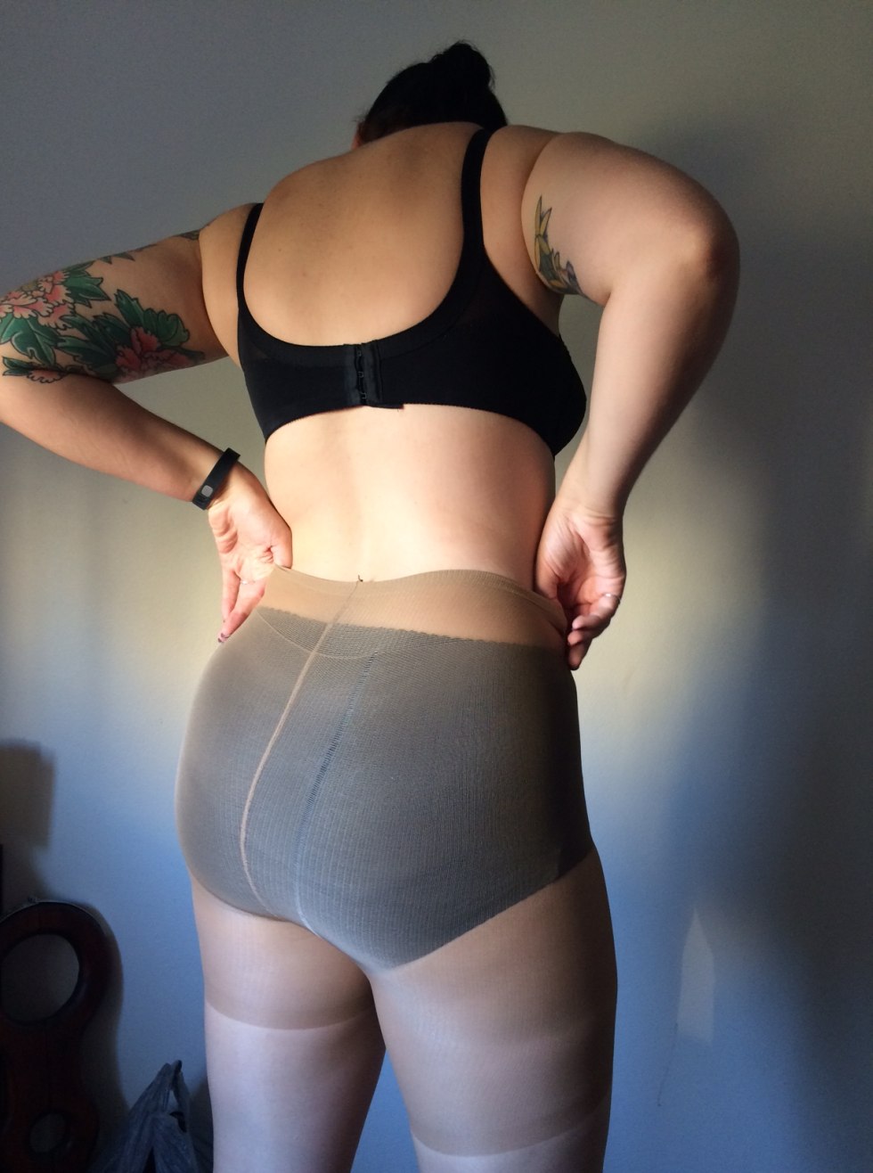 Foot fetish in pantyhose mature