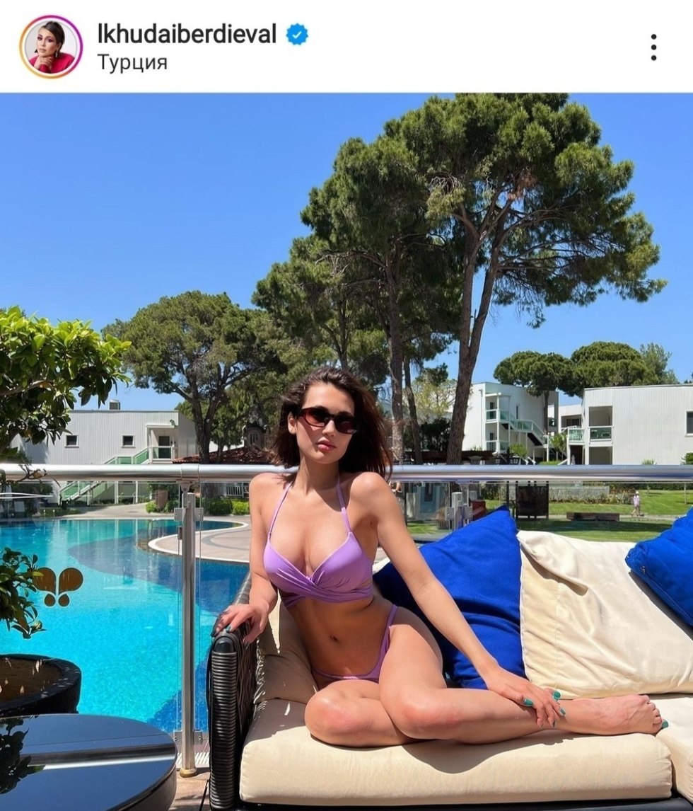 Elizaveta Khudaiberdieva skater