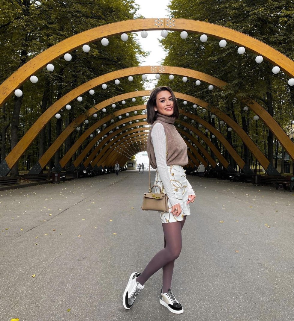Elizaveta Khudaiberdieva skater