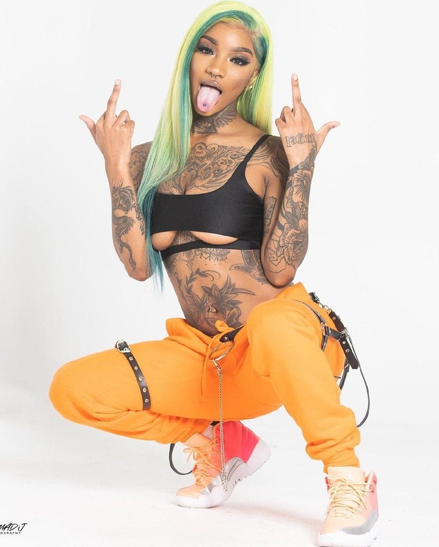 Anal of thick blondes