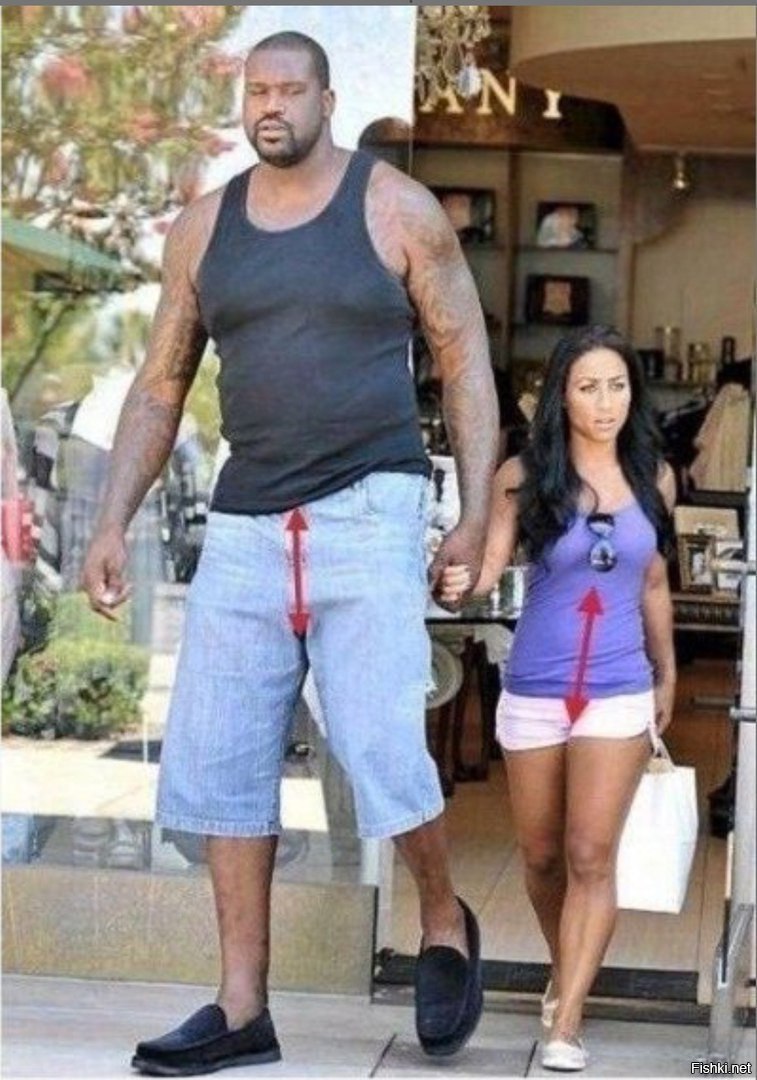 Victoria Justis in mini shorts