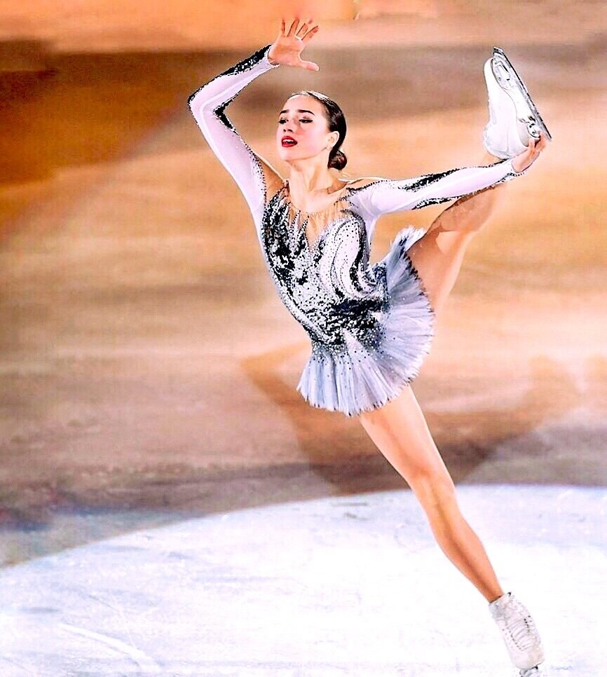 Facial priests silhouettes with a pencil