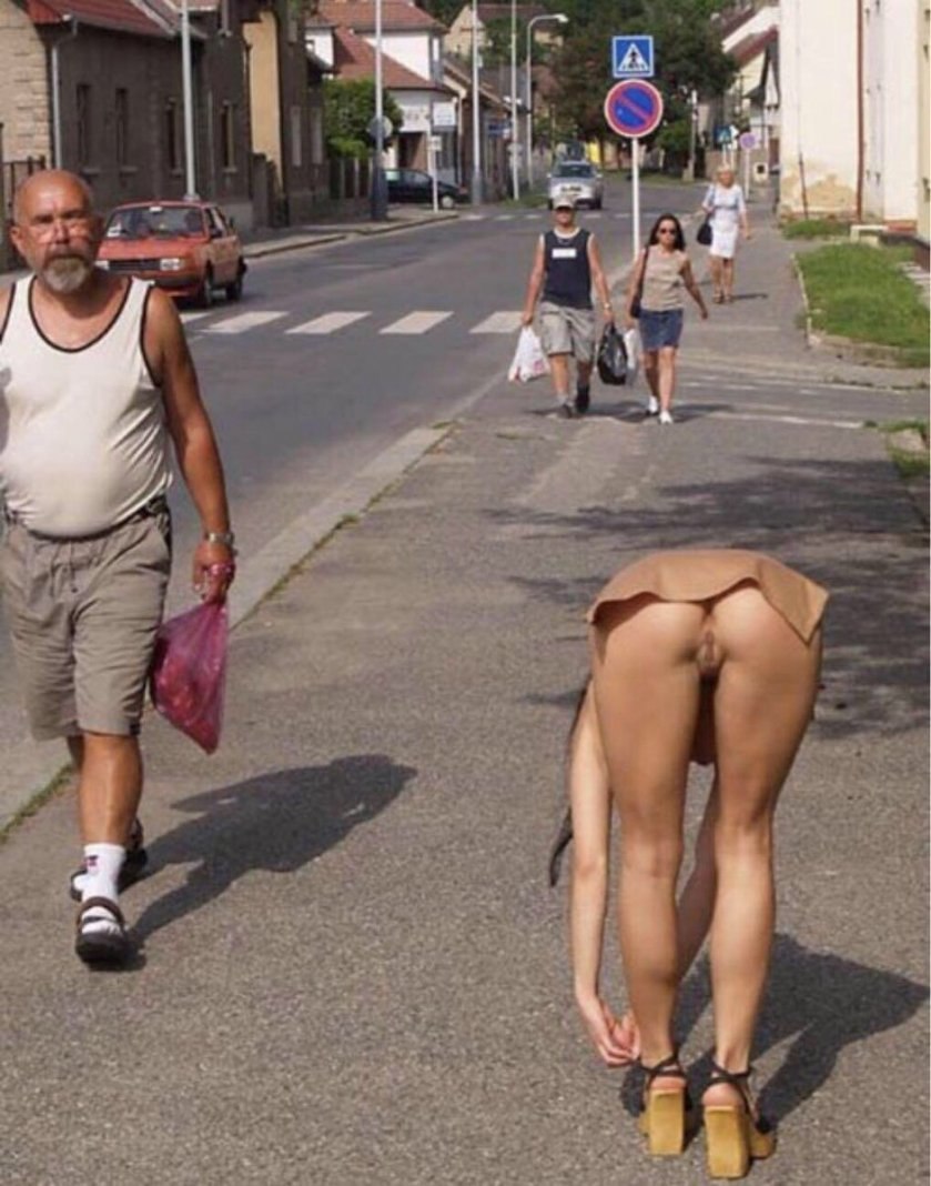 Walk around the city without panties
