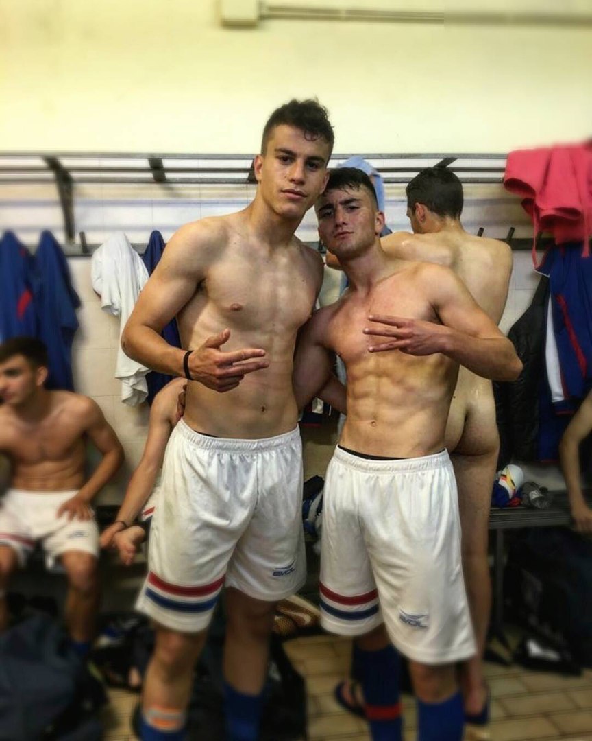 Naked Volleyball Players in the Locker Room (88 photos)