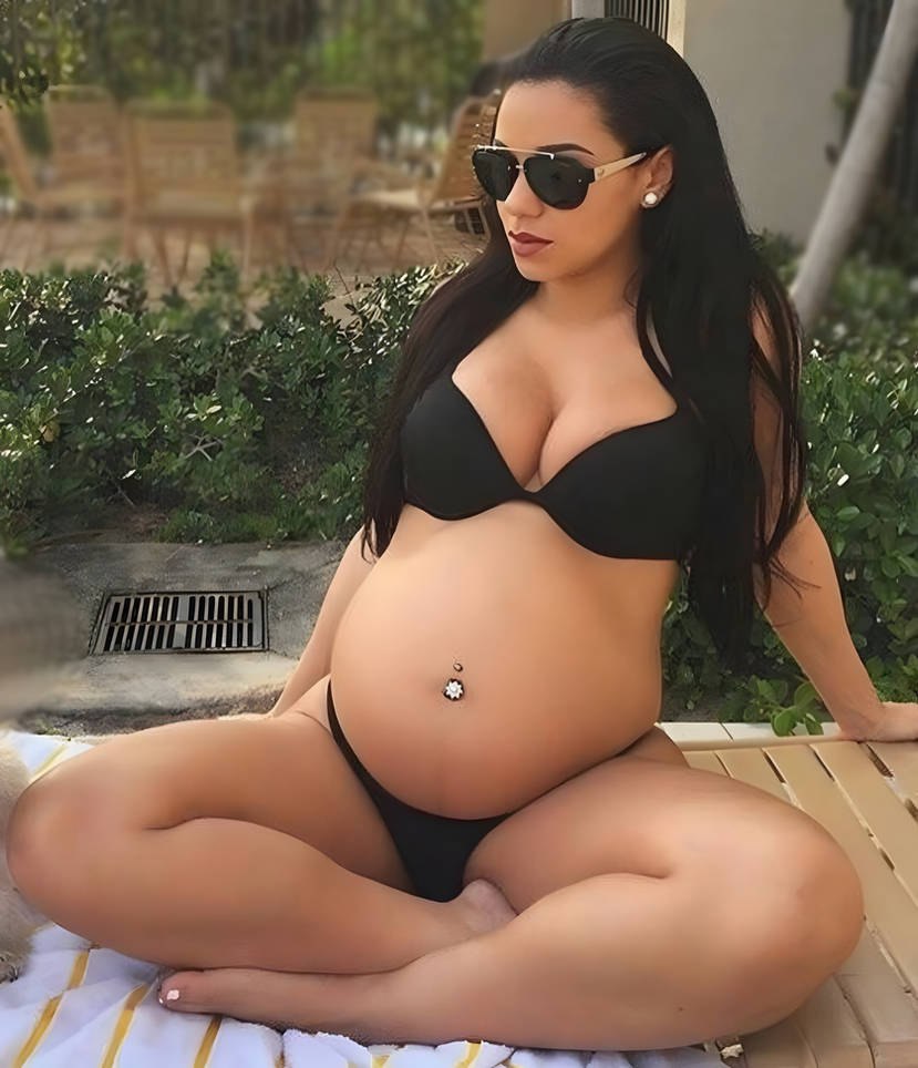 Naked pregnant girls