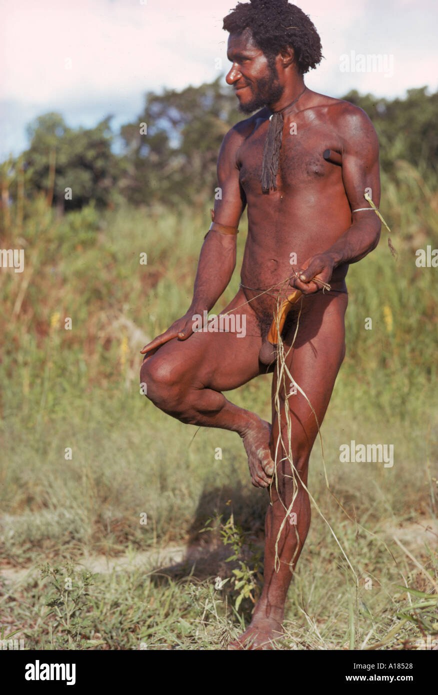 New Guinea 18 + naked men and women