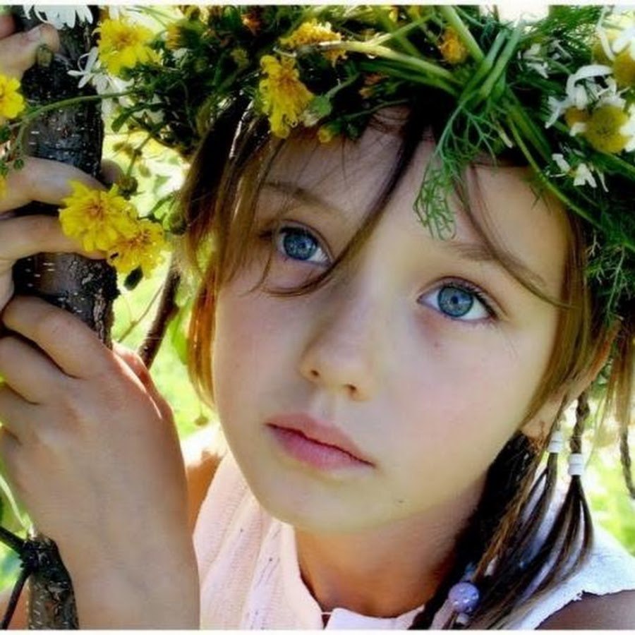 Marisa Berenson is naked