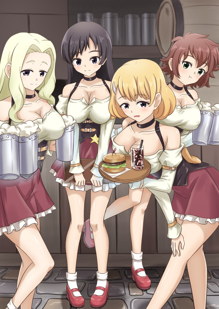 Browsing with A Waitress (68 photos)