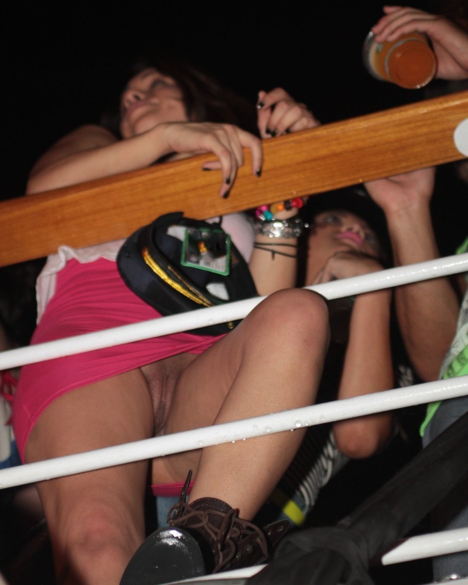 Accidentally lit up without panties