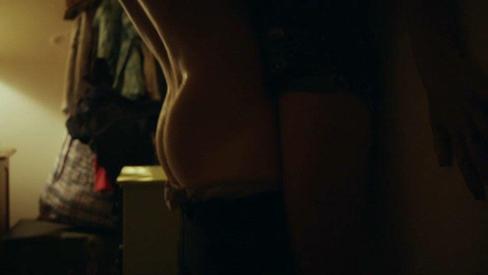 Emma Grinwell shameless bed scenes