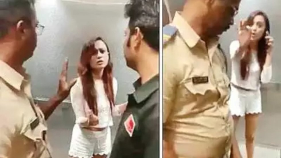 Sinduur on the forehead in men