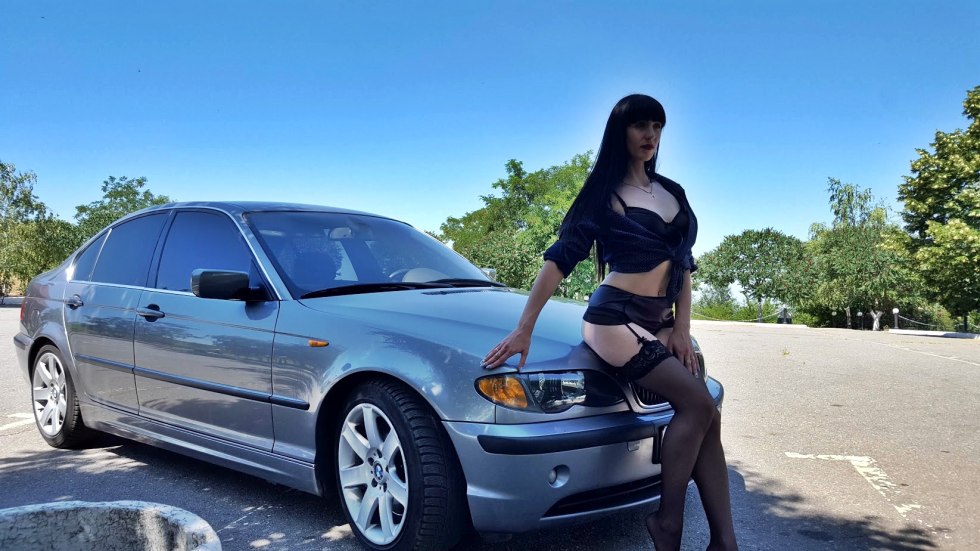 Vika Odintsova in linen