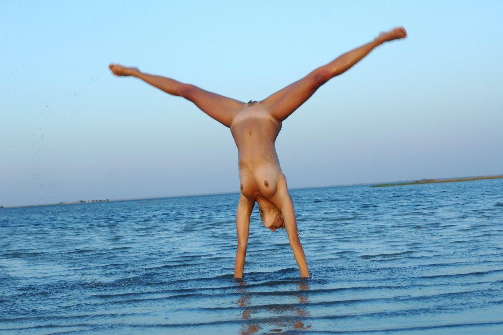 Juliette and magdalena sisters Osinovskikh