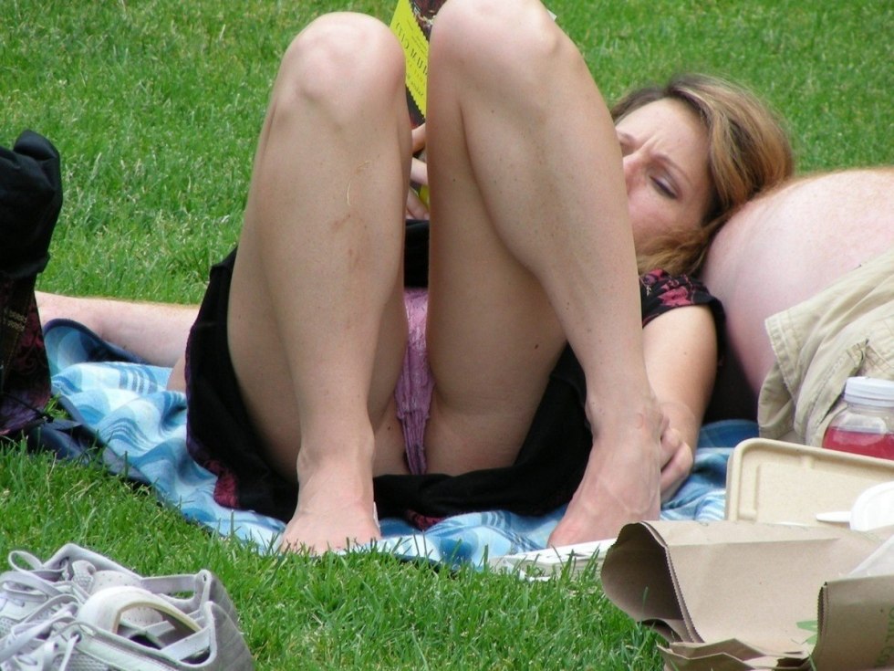 Camera under a skirt without panties