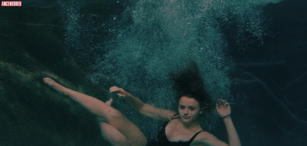 Joei King is naked at all