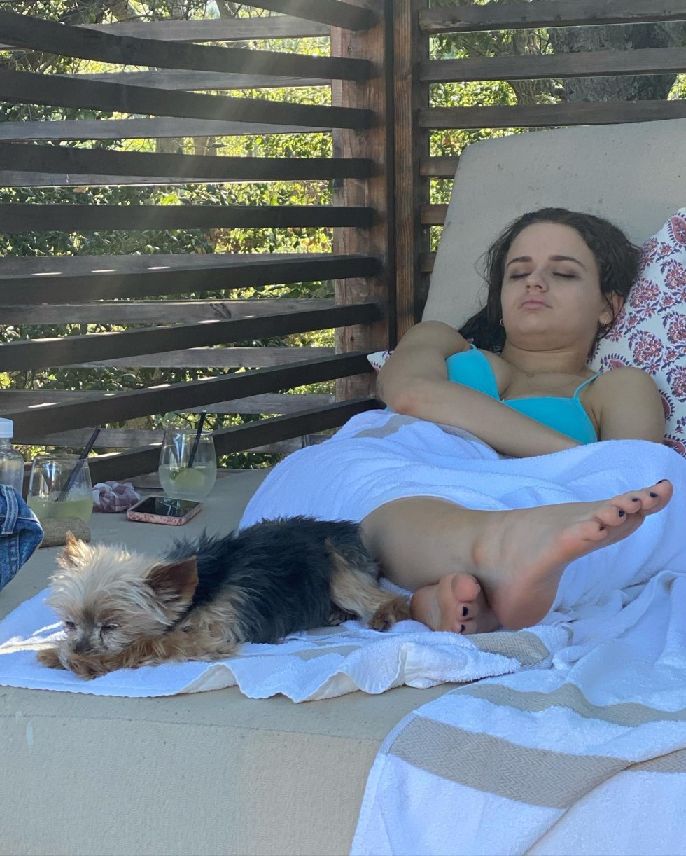 Actress Joey King Naked