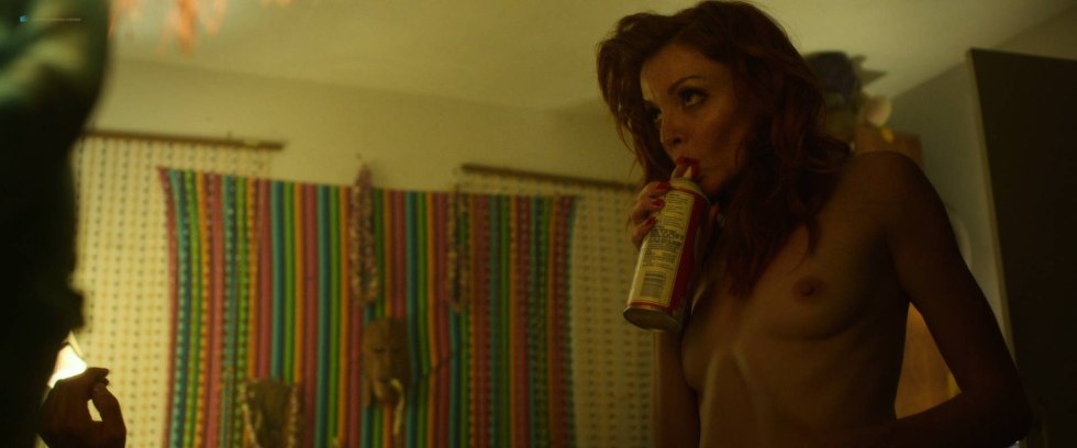 Joey King Erotic scenes