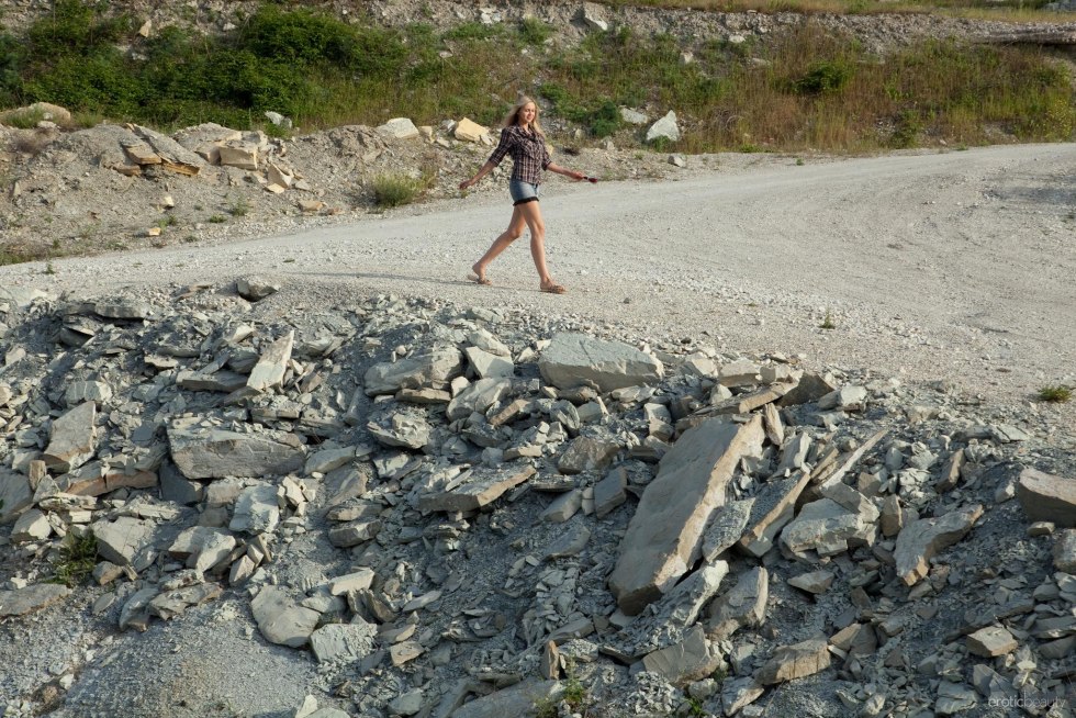 Isabelle Lucas is hot