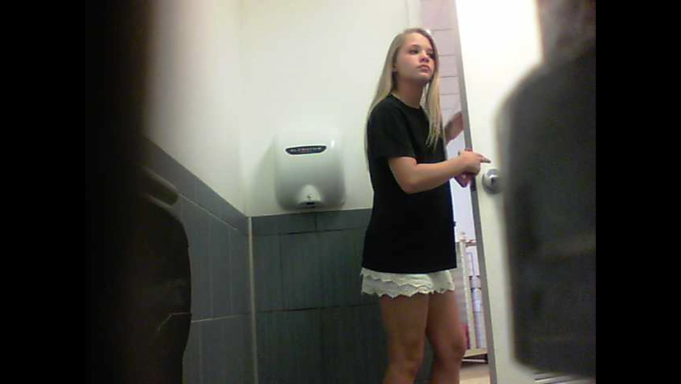 How to go to the toilet meme