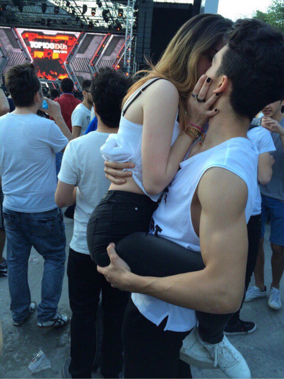 Kiss at the wrong time