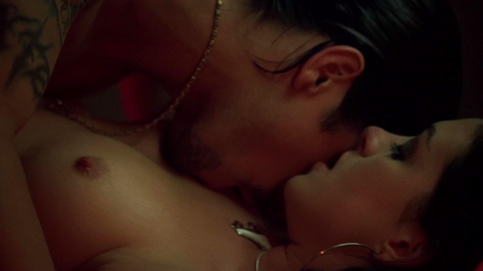 Anne Hathaway Erotic scenes