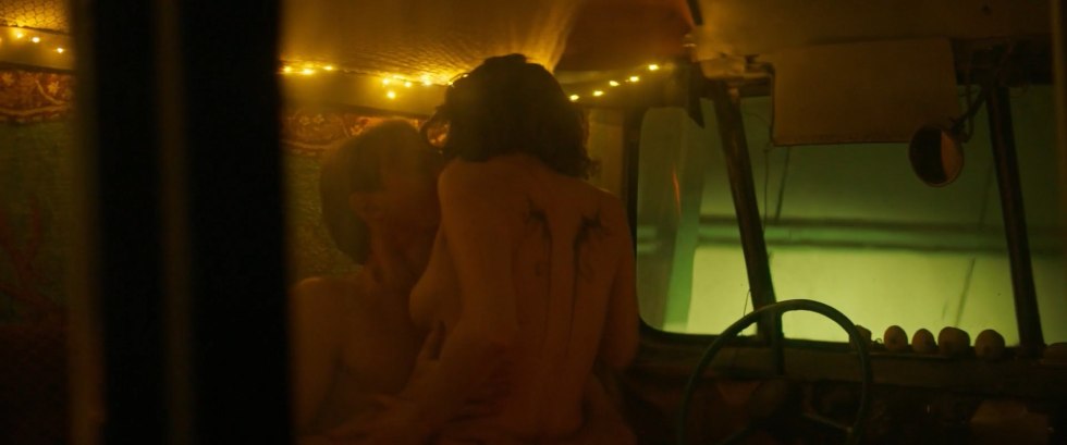 Anna Chipovskaya spread her legs